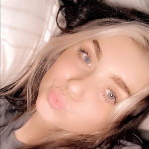 Meet your Posher, Abigail